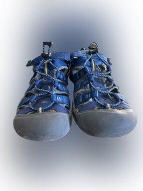 Keen  Navy Blue Closed-Toe Outdoor Sandals